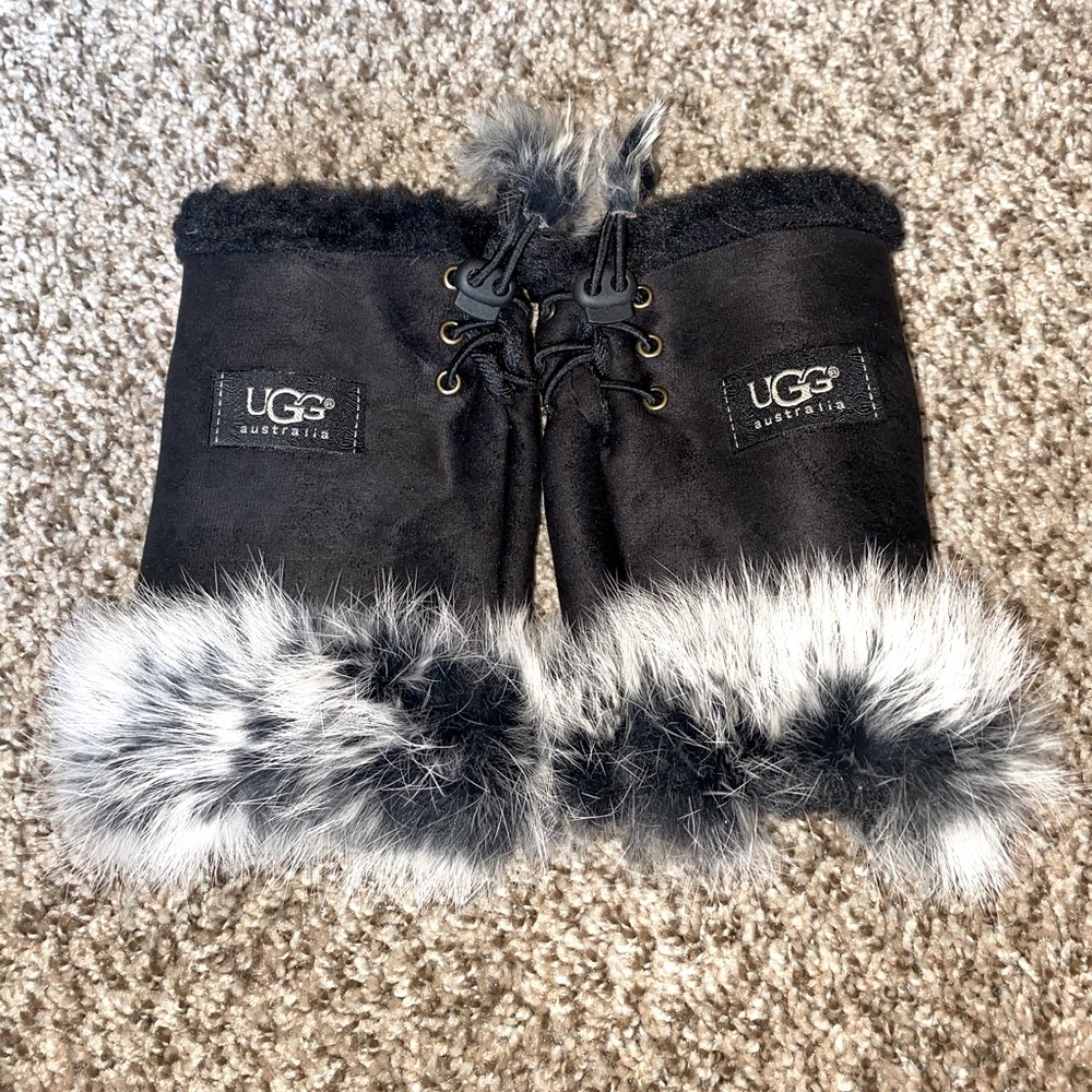 Ugg black furry open hand gloves